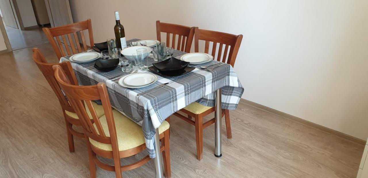 Family Holiday Apartments Breez 1 瓦爾納 外观 照片